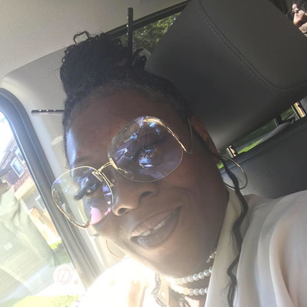 Meet your Posher, Crystal